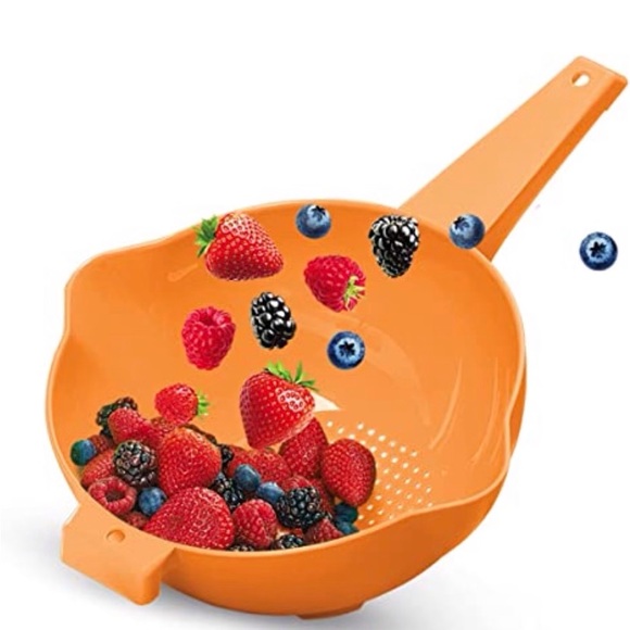 New Tupperware Colander Orange  2 Quart Long Handle Place  Pasta Strainer - Picture 1 of 4